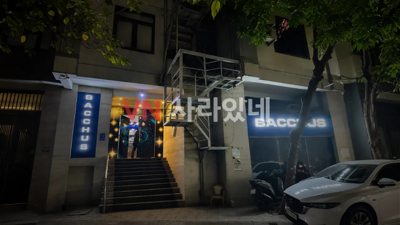 하노이 박카스 가라오케 미딩 한인 KTV 내부 시설 사진 1
